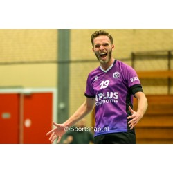231204-refleks-wint-van-alo-na-knappe-comeback-in-emotioneel-beladen-wedstrijd